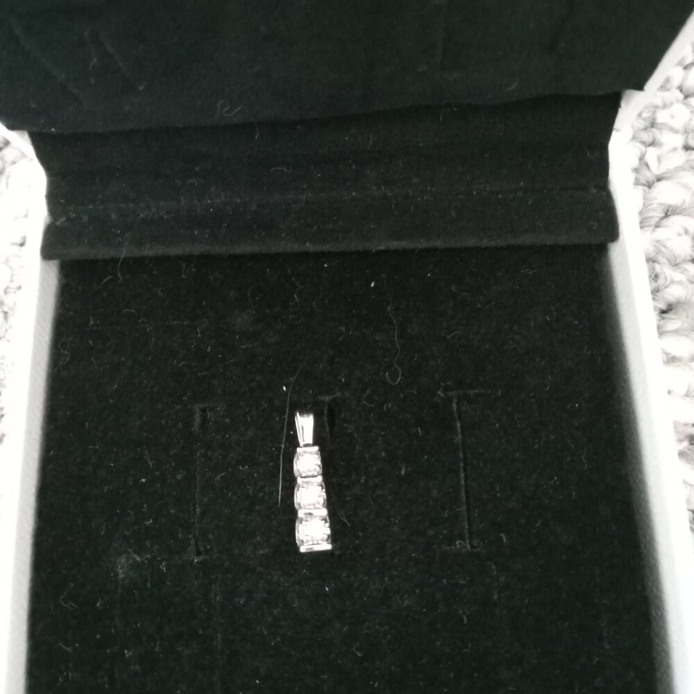 Fine Diamond pendant